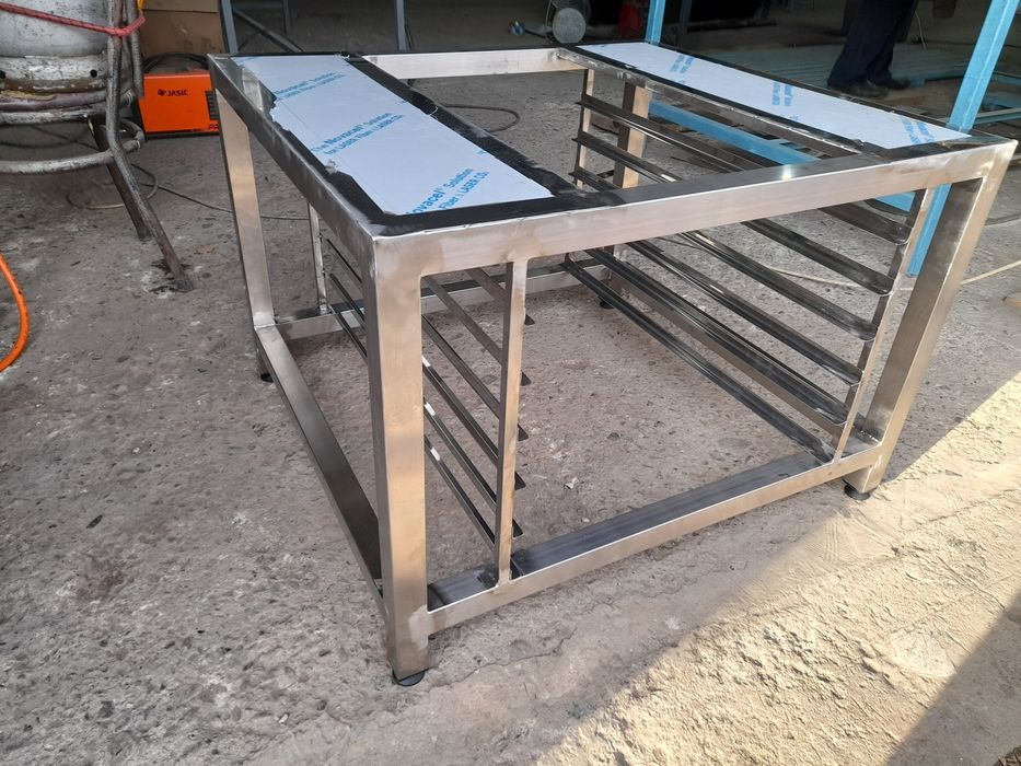 Suport cuptor inox cu sine tavi.