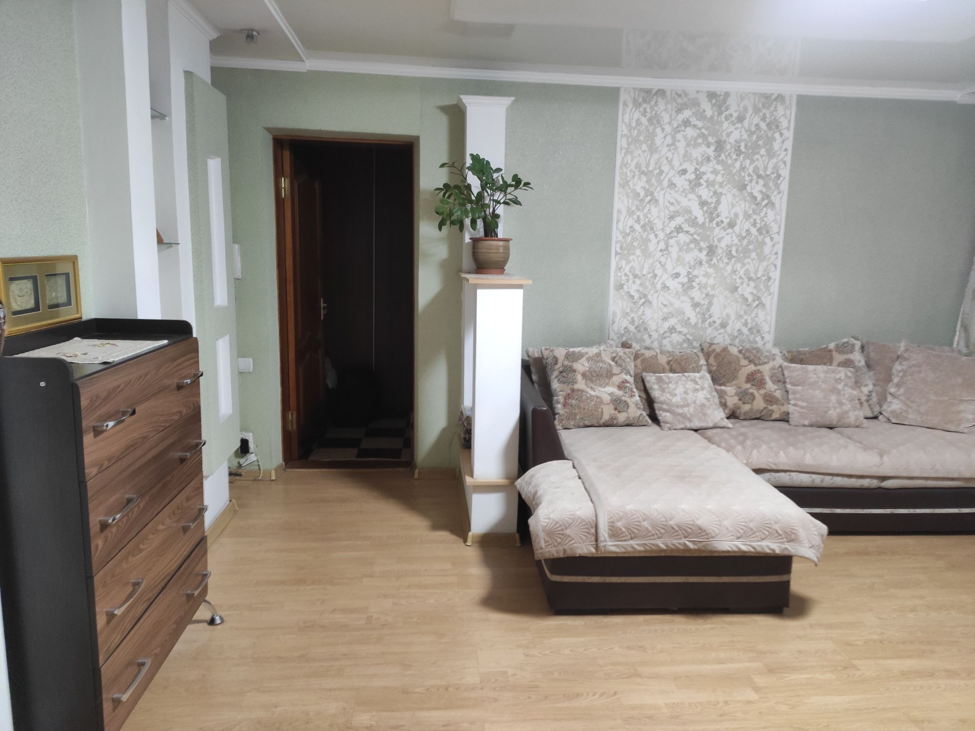 Продается 3-х комнатная квартира в кирпичном доме по пр. Шакарима 42