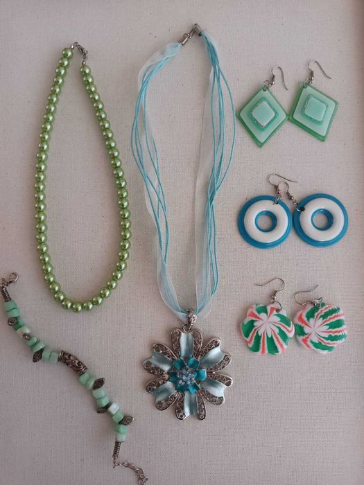 Разпродажба! НОВИ бижута, колиета и гривни 5лв/бр, обеци 3лв/бр, Спиди