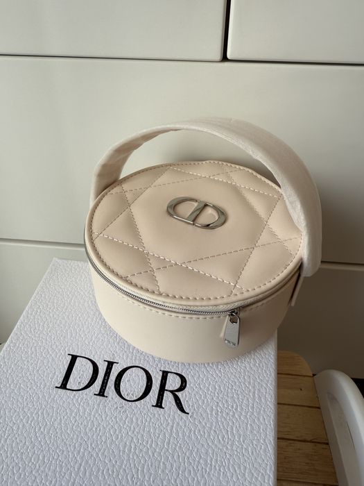 Чанта/ кутия DIOR