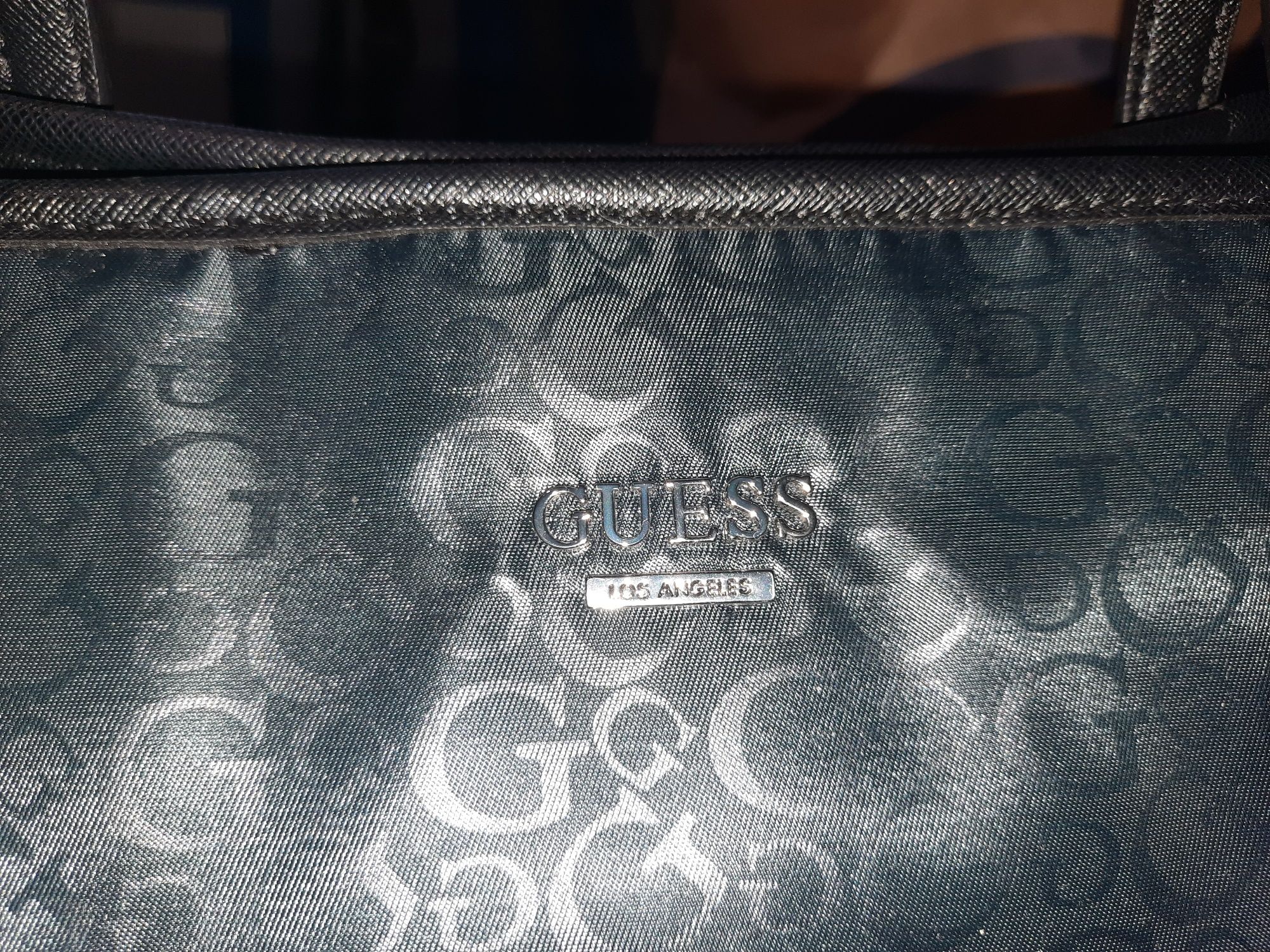 Оригинална чанта GUESS