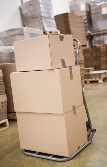 Картонные коробки для переезда и упаковки.