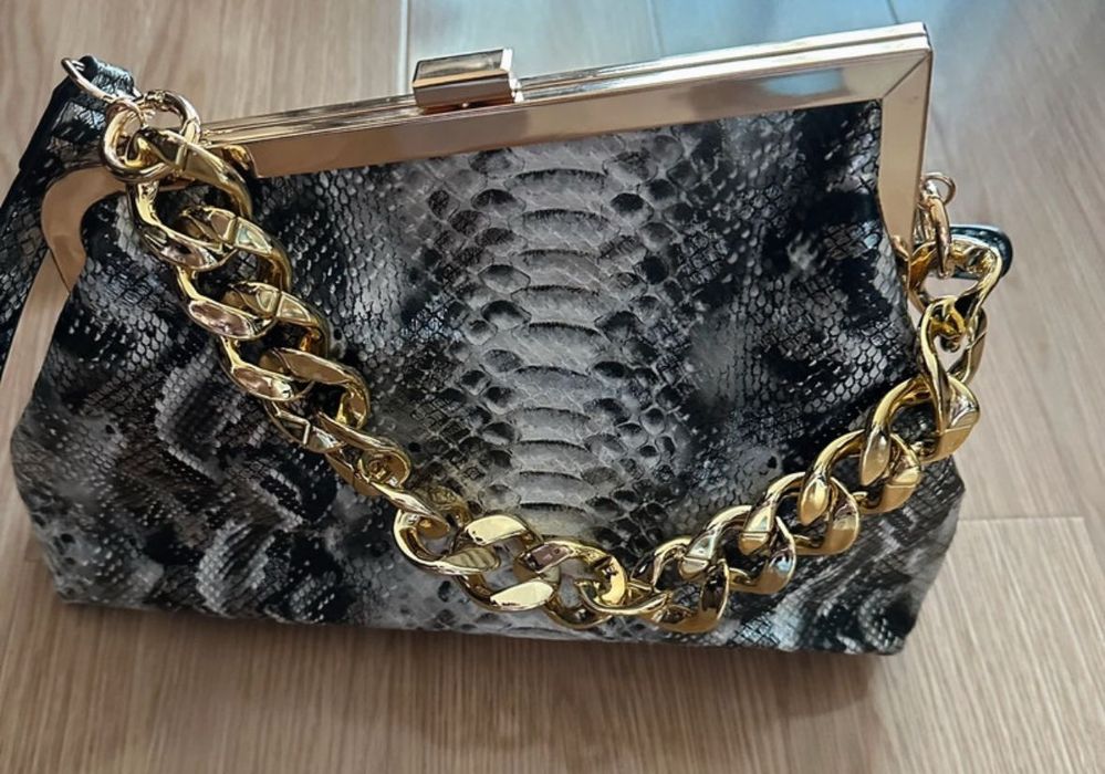 Asimetrica damă stare foarte buna