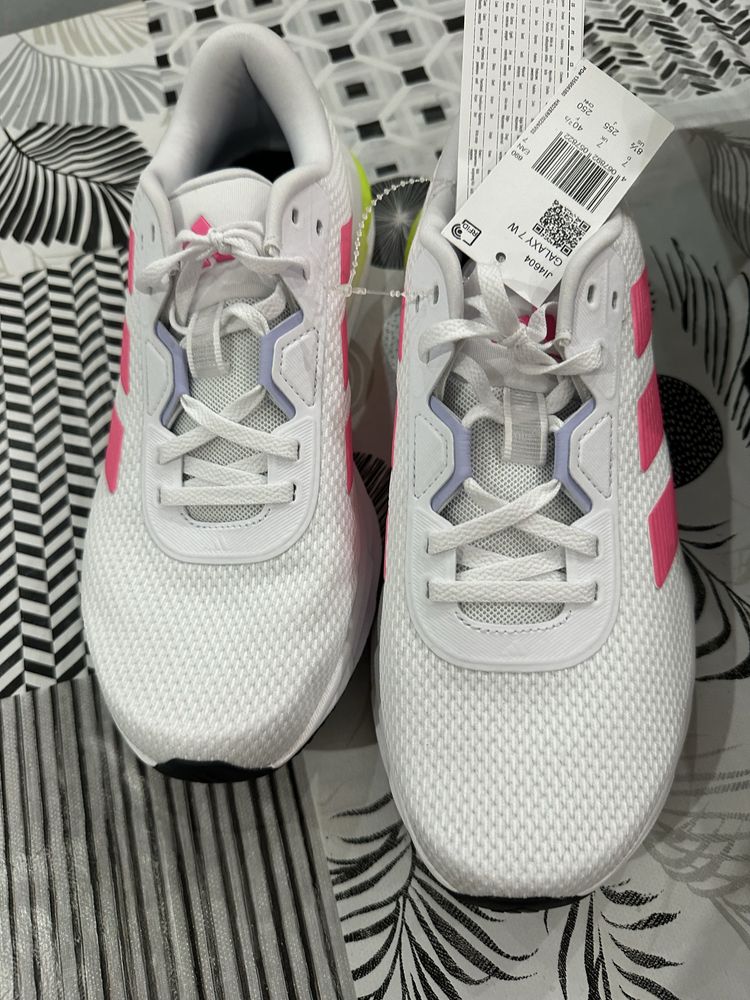 Adidas нови маратонки