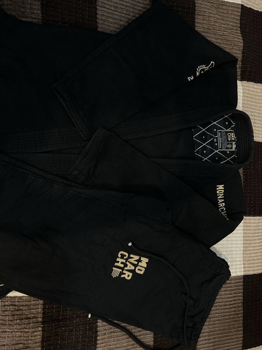 Продаю кимоно для джиу джитсу