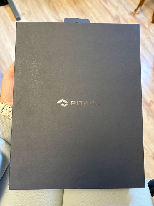 Калъф Pitaca MagEZ за Ipad Pro 12.9 2021/2022, със зарядно