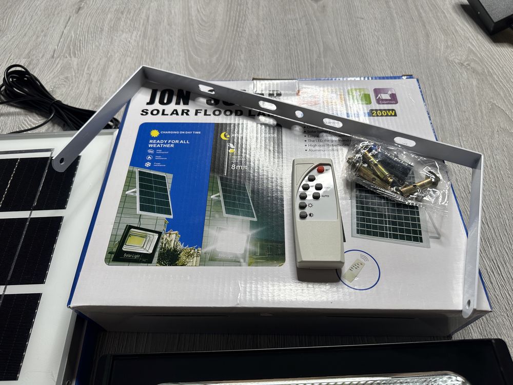 Proiector Solar 'Jon Solar 200W, Lampa Incarcare Solara + Panou Solar