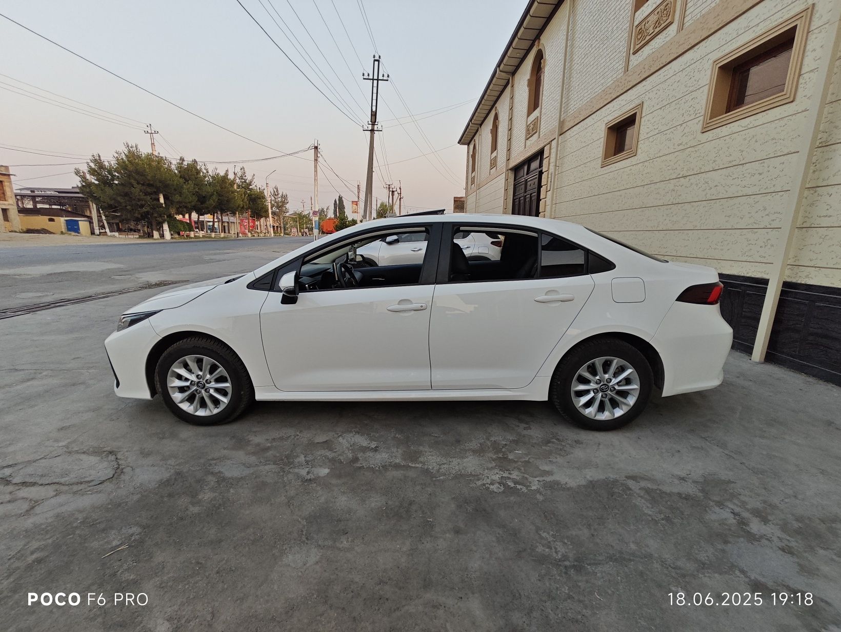 Продаётся toyota corolla