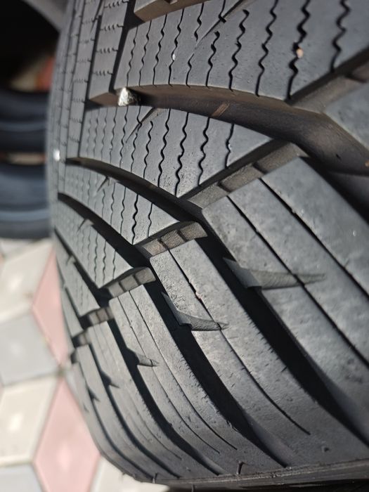 Vand 2 anvelope de iarna 225 45 r17 IMPERIAL ca si noi din 2023