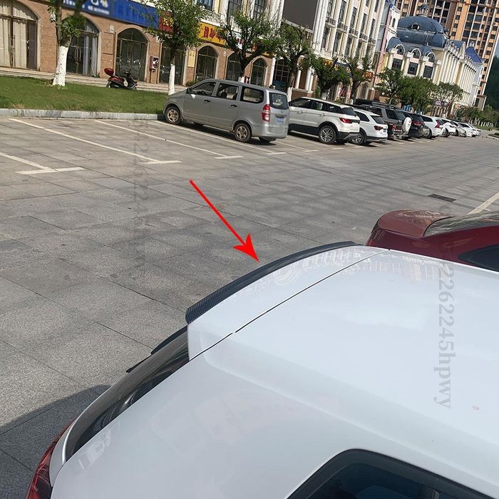 Lip spoiler portbagaj