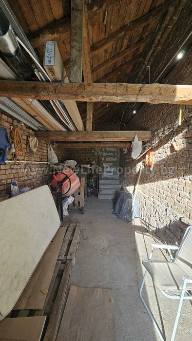 Едноетажна къща в с. Гюльовца