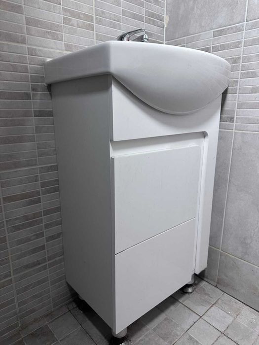 PVC шкаф със смесител Vidima