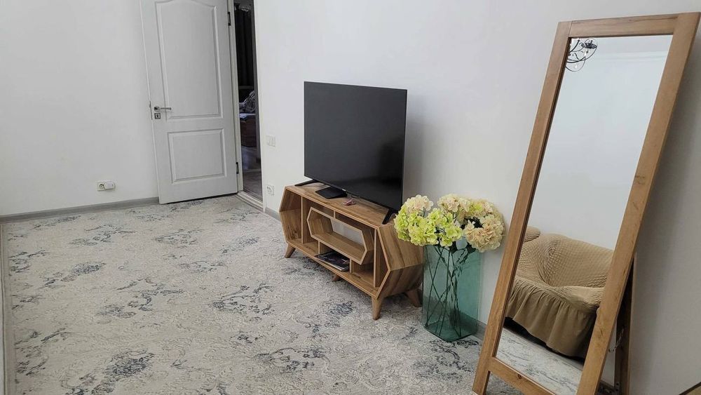 Сдам квартиру на миробадком районе