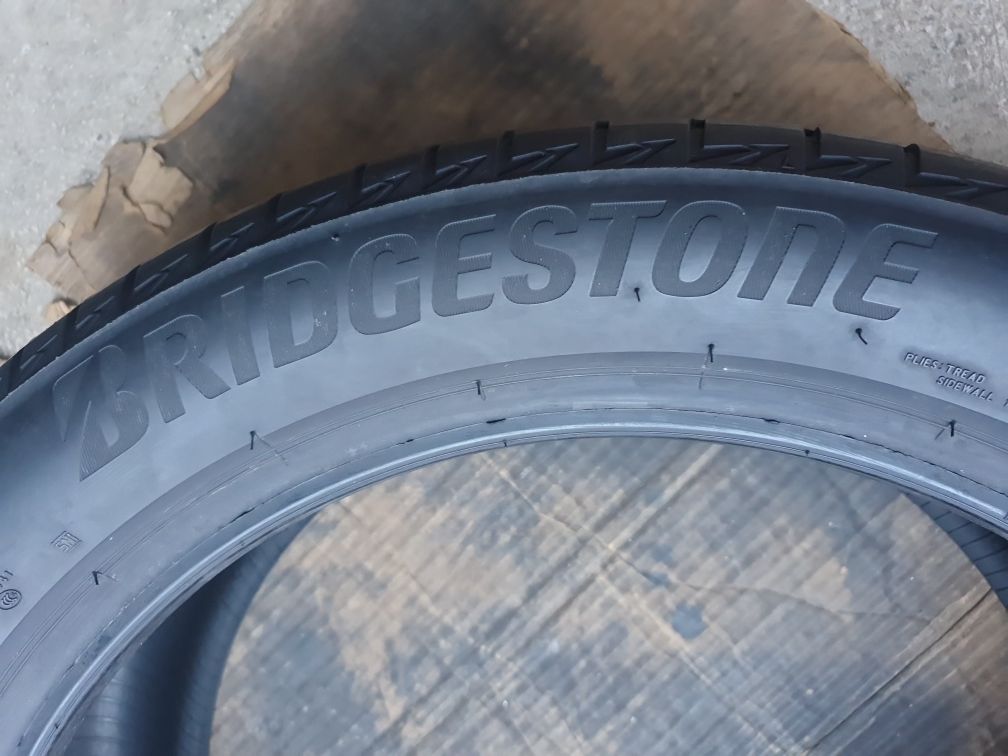 1 Anvelopa Vară Bridgestone 245 45 R18 impecabilă DOT 0621.