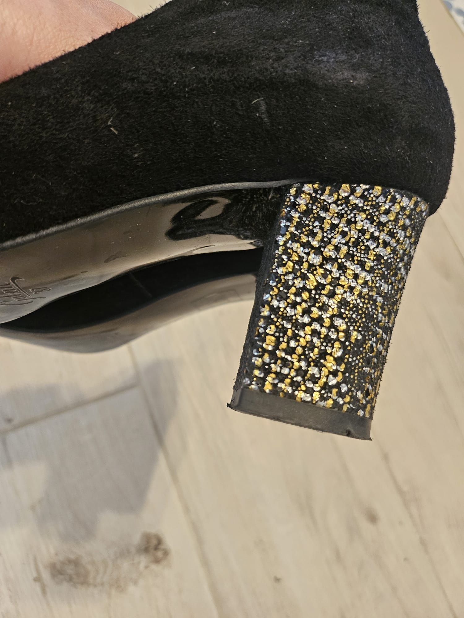 Vand pantofi eleganti GUBAN