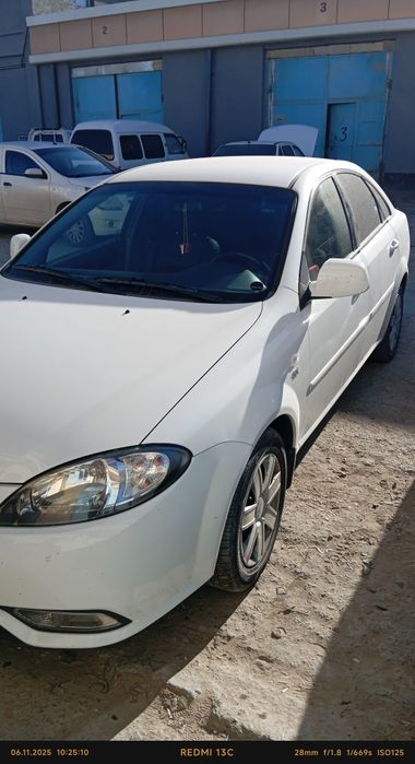 Продает Gentra 2018 года выпуска