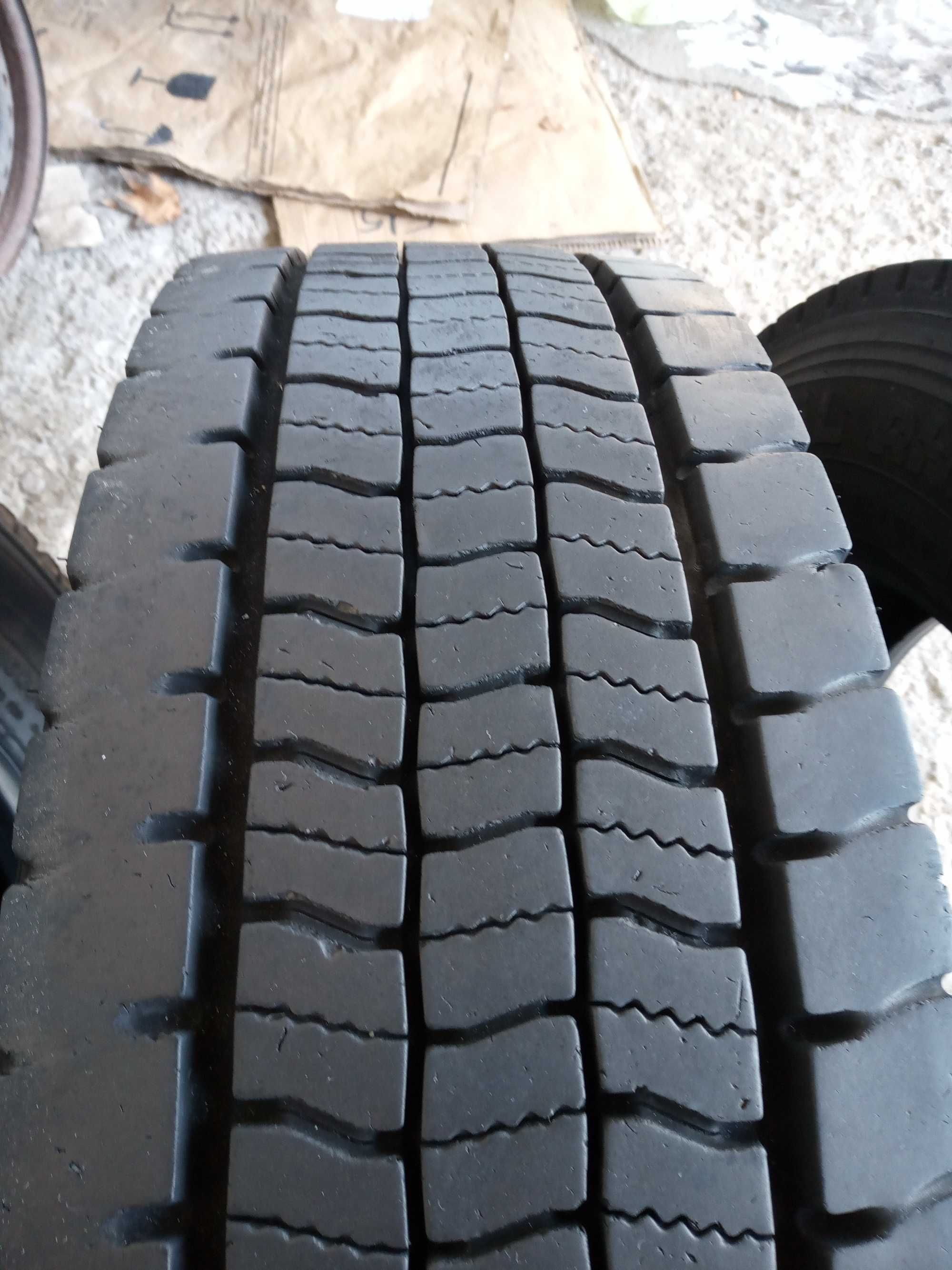 2 тежкотоварни гуми R17.5 205/75 Goodyear Regional RHD2 124/122M M+S