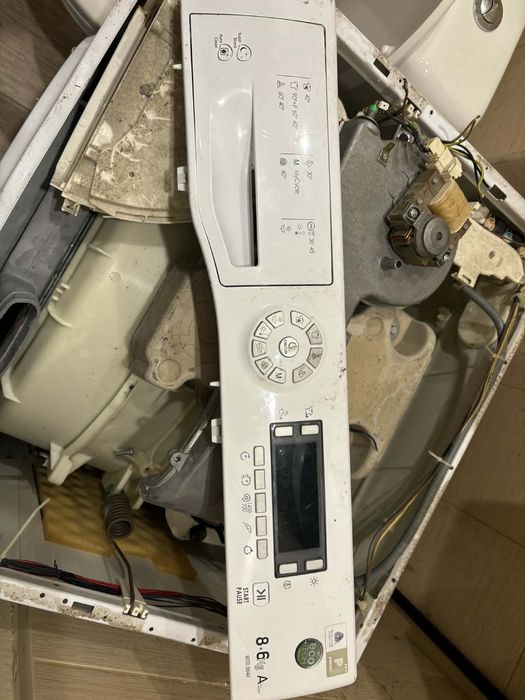 Продавам резервни части за пералня