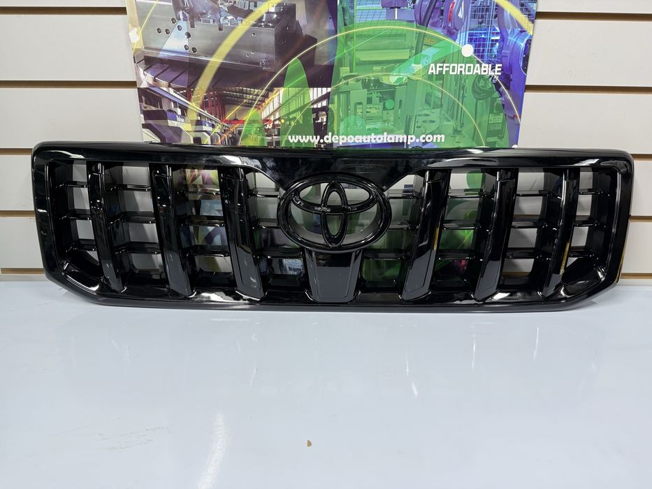 Решетка Радиатора черная для Toyota Prado 120