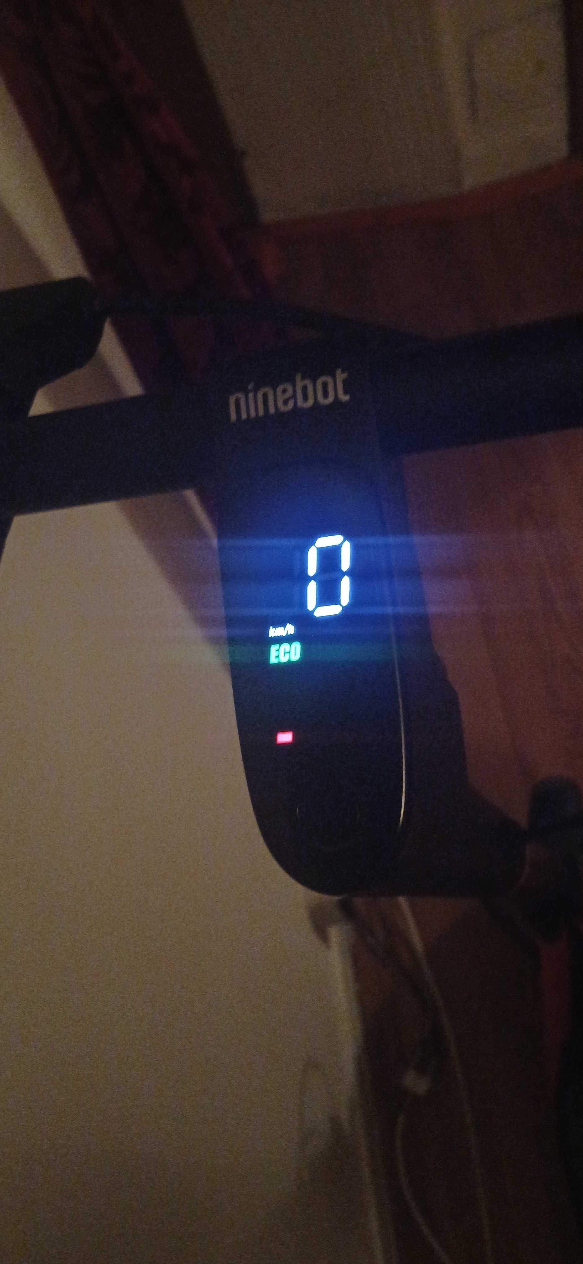 Trotineta Electrica Ninebot KickScooter D18E