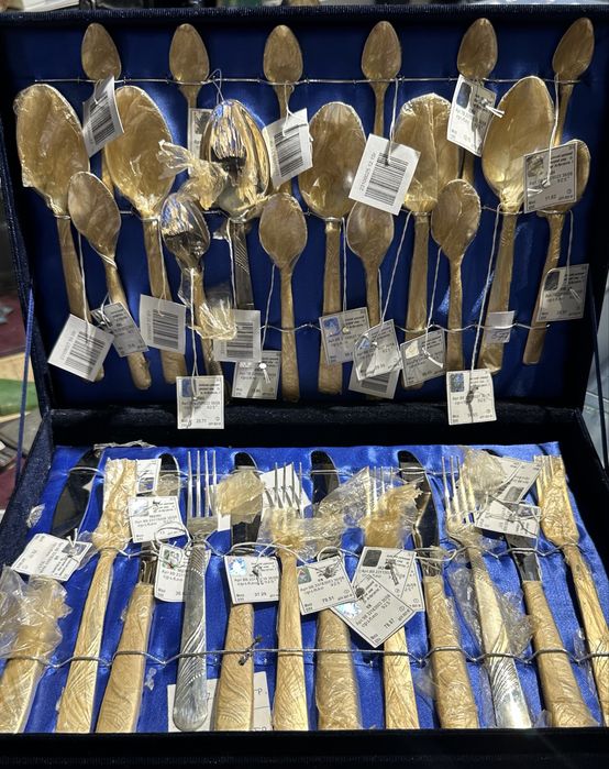 Серебряный столовый набор на 6 персон