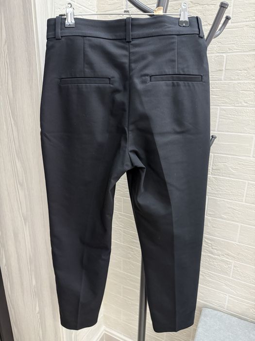 Продаются классические брюки H&M бежевые и черные EUR 38