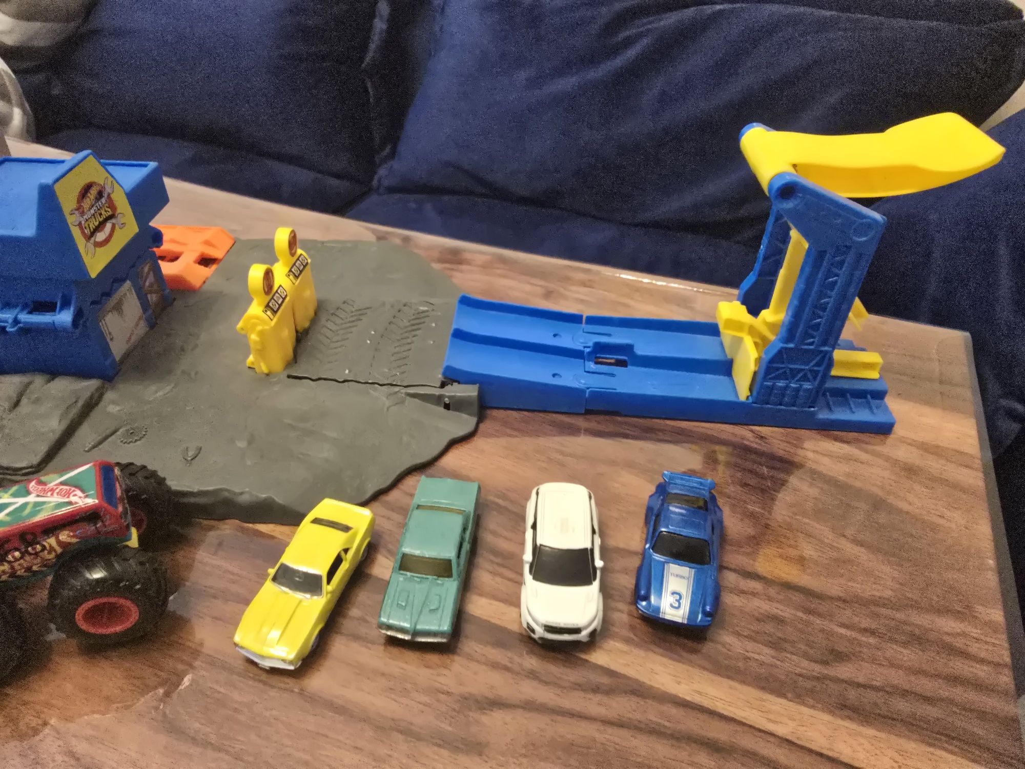 Blast station Hot Wheels Monster truck masinute copii circuit