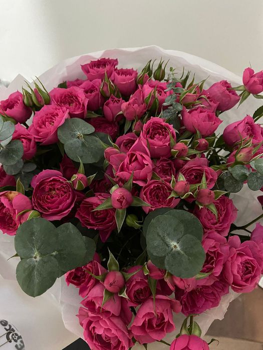 Кустовые розы свежие