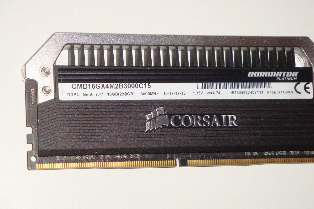 Memorie ram Corsair Dominator Platinum DDR4 3000 Mhz 8GB