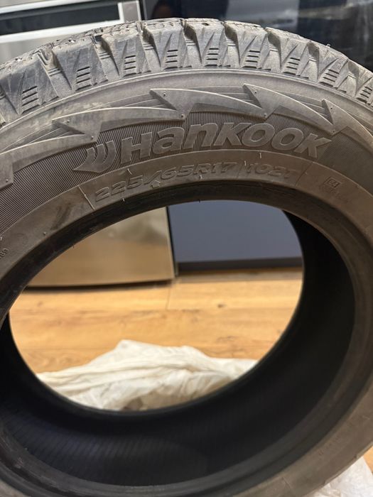 Зимние шины 225/65/17 с шипами (комплект)