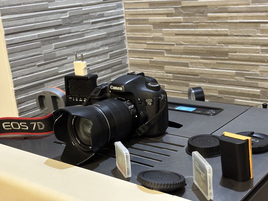 професионален фотоапарат в отлично състояние!