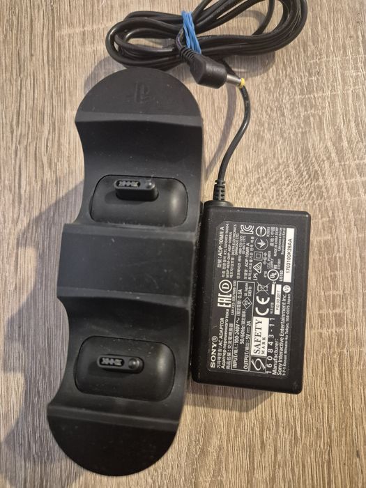 Statie de incarcare gamepad  PS 4 CUH-ZDC1