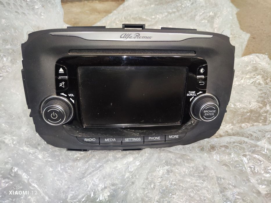 Uconnect 5" Radio Alfa Romeo Giulietta bluetooth  player
