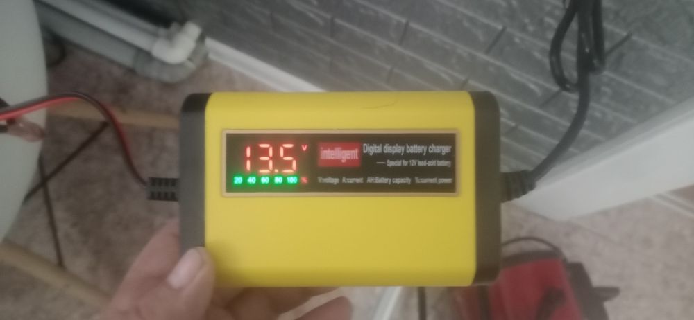 Умное Зарядное устройство 12 в