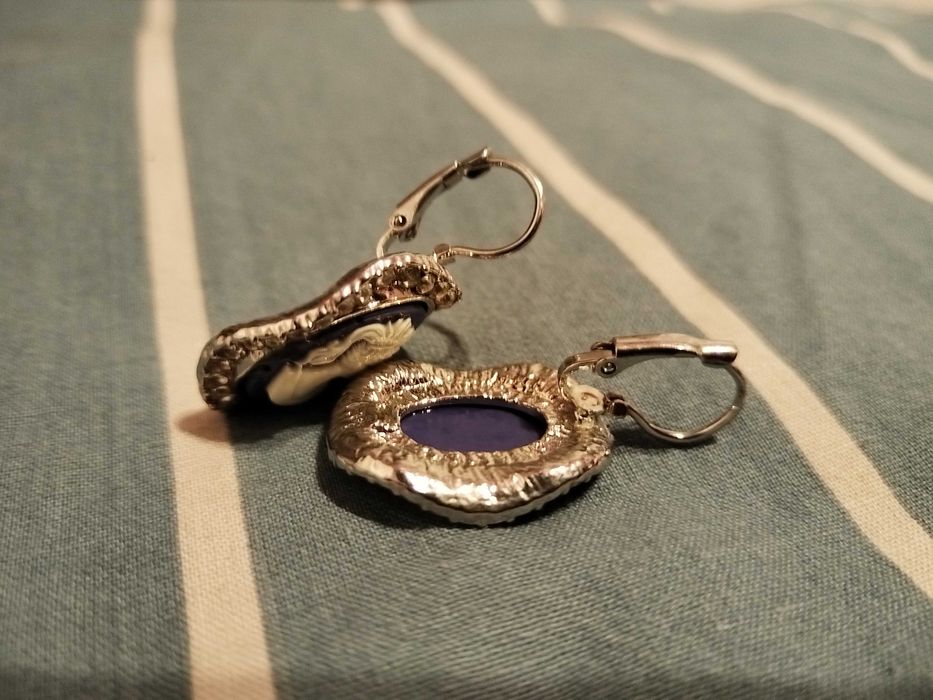 Cameo обеци, Сицилия