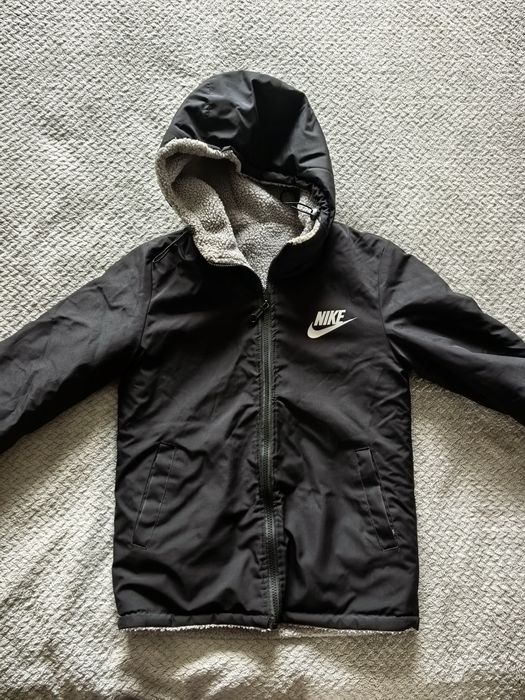 Продам осеннюю куртку для мальчика