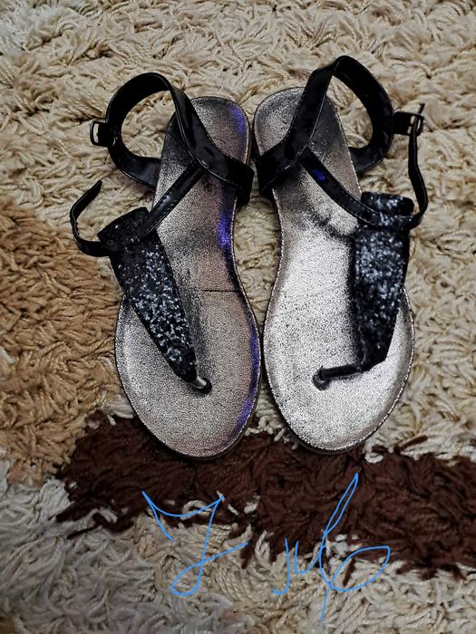 Летни сандали и обувки на цени до 10лв.