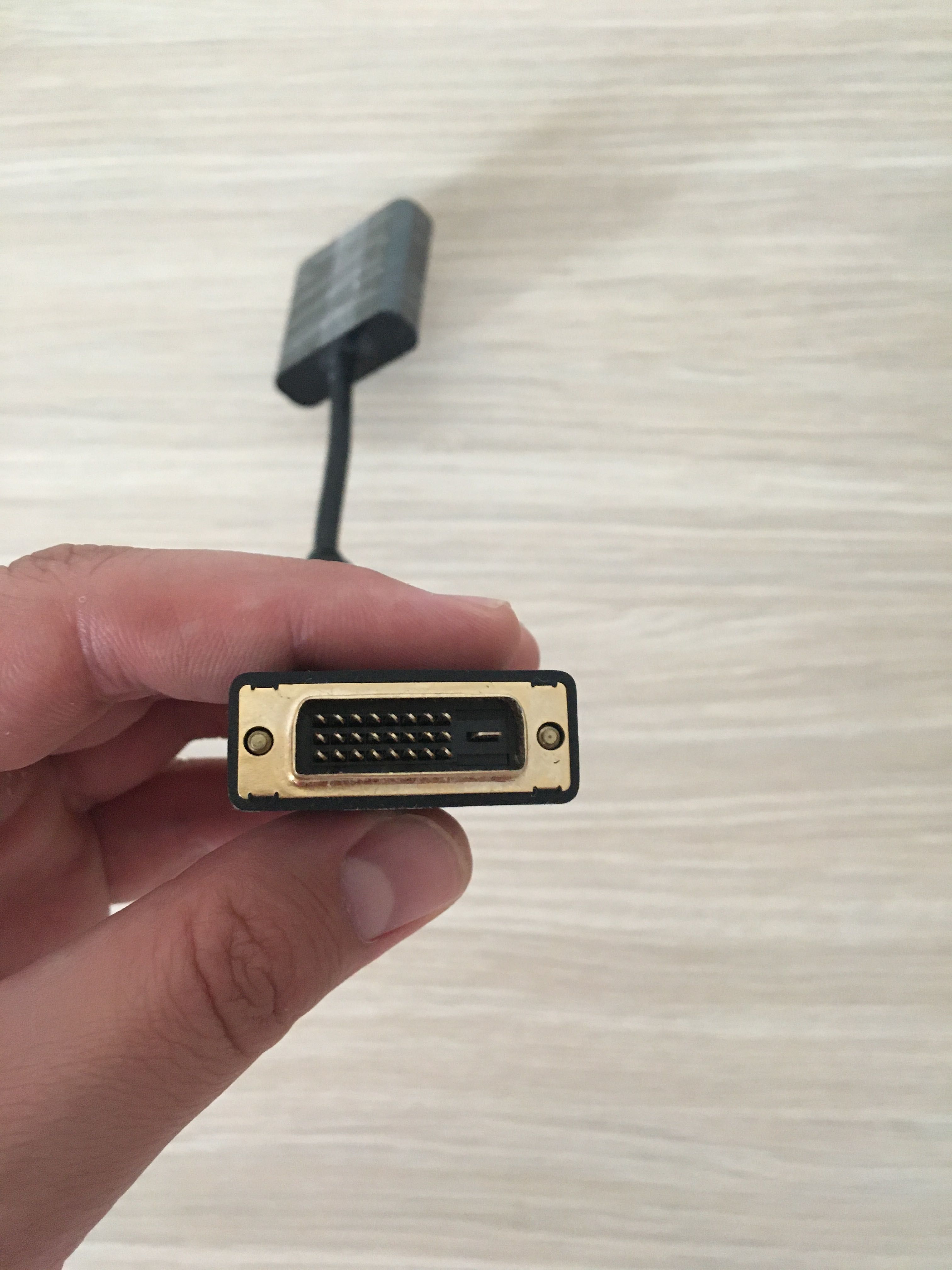 Adaptoare VGA female la HDMI/ DVI