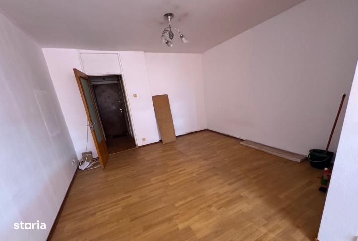 Drumul Taberei, Ghencea, bloc 1982, et.9/10, cu 2 lifturi