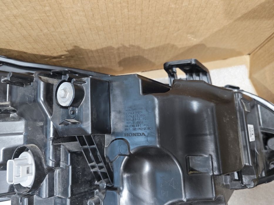 Ляв OEM фар - 33133150-T20-A52 за Хонда Honda Civic 11 gen.