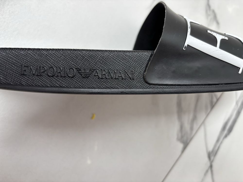 Мъжки чехли Armani