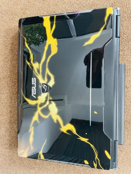 Laptop HP si  ASUS(Lamborghini)