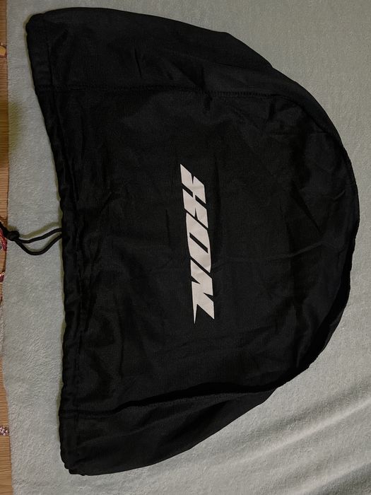 Huse cască  universală trei modele diferite….