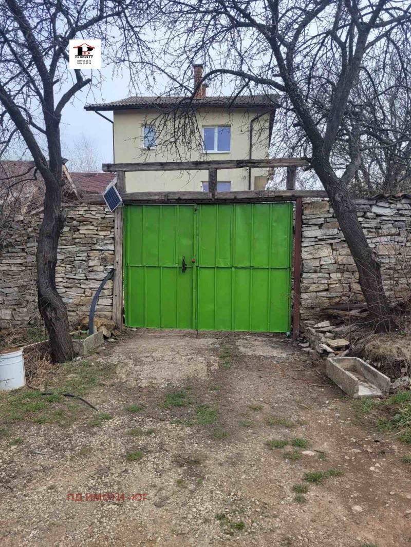 Къща в София, област-с.Негушево площ 300 цена 265000