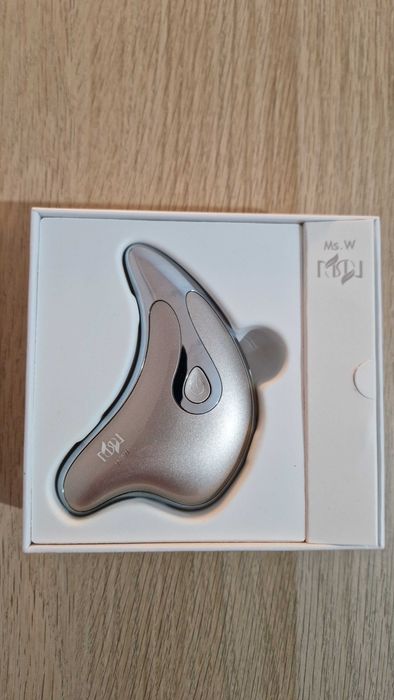 Facial massage device