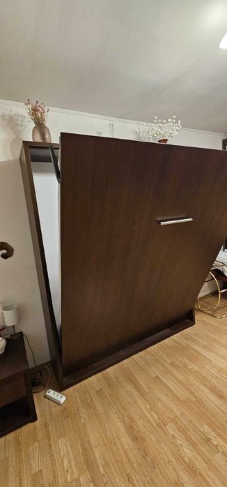 Pat rabatabil vertical 160×200 cu saltea memory inclusă,stare perfectă