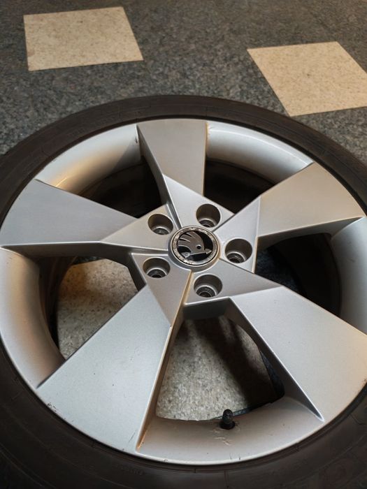 Jante originale Skoda 17” cu anvelope de vară – 5x112, ET49