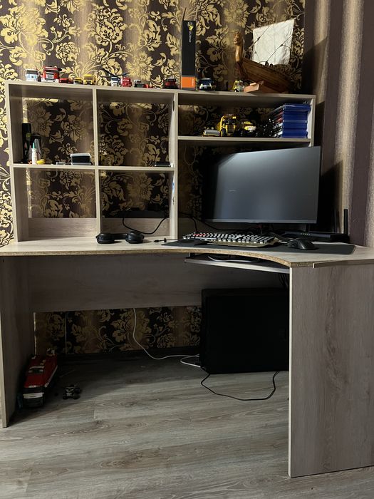 Компьютерный стол!