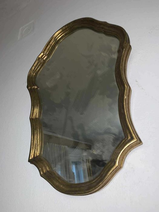 Oglinda de perete cu rama din lemn