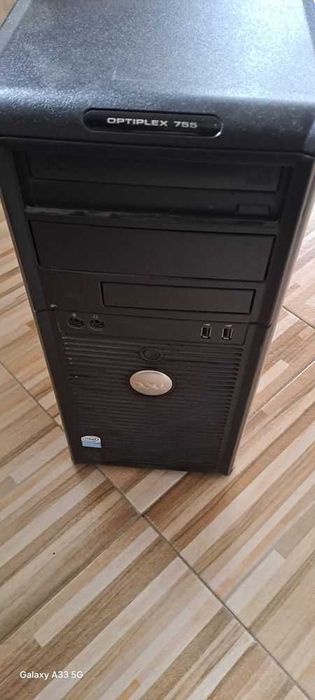 Продавам компютър и монитор DELL